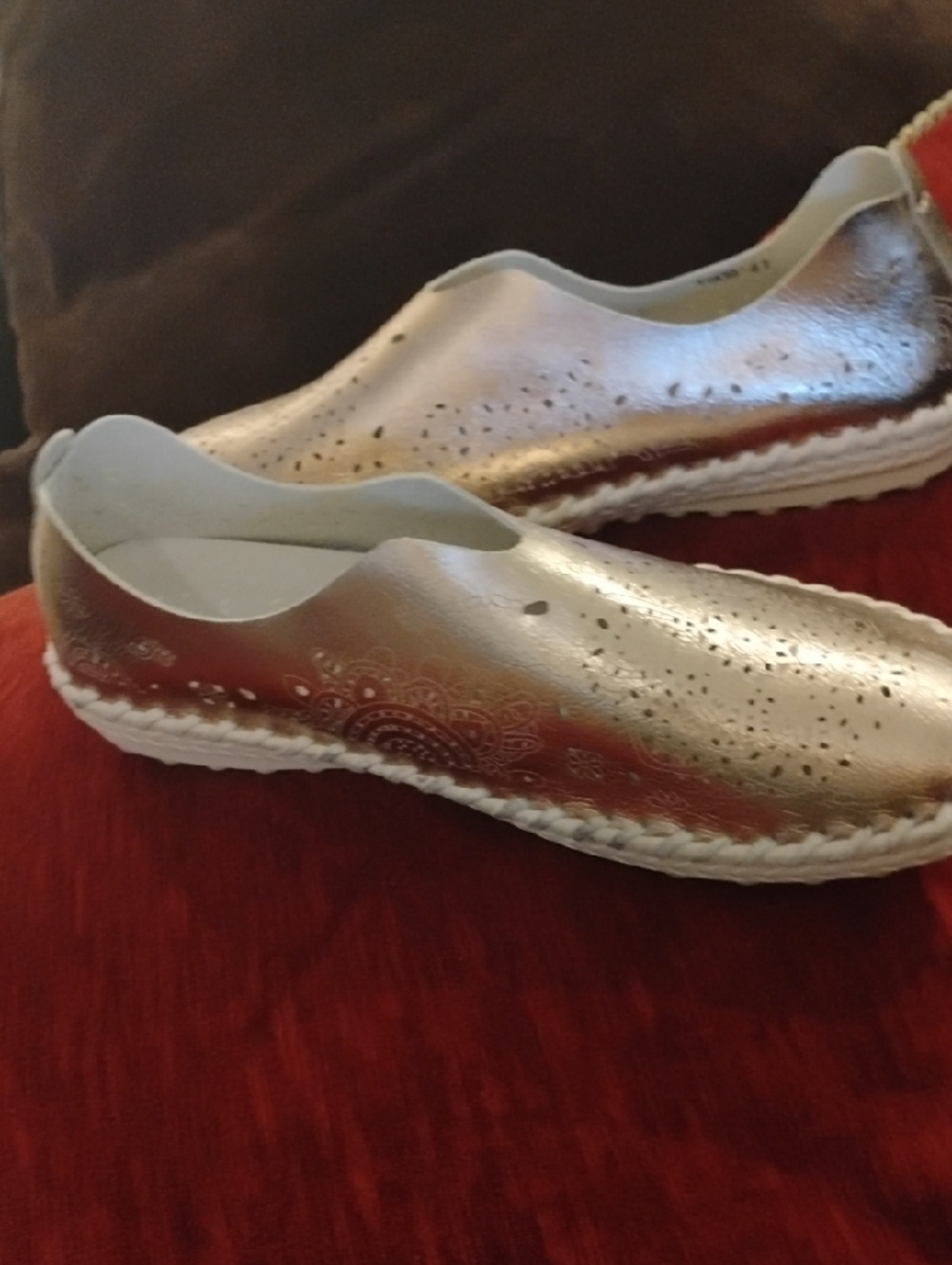 bernie mev. Metallic Silver Slip-On Espadrilles